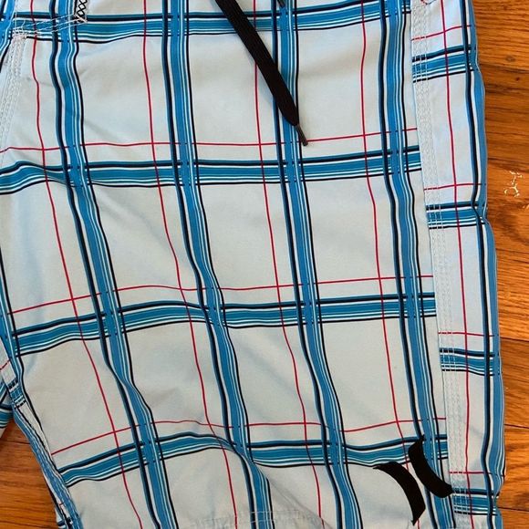 Hurley Men’s Swimming Trunks | Size 32 - Picture 3 of 6